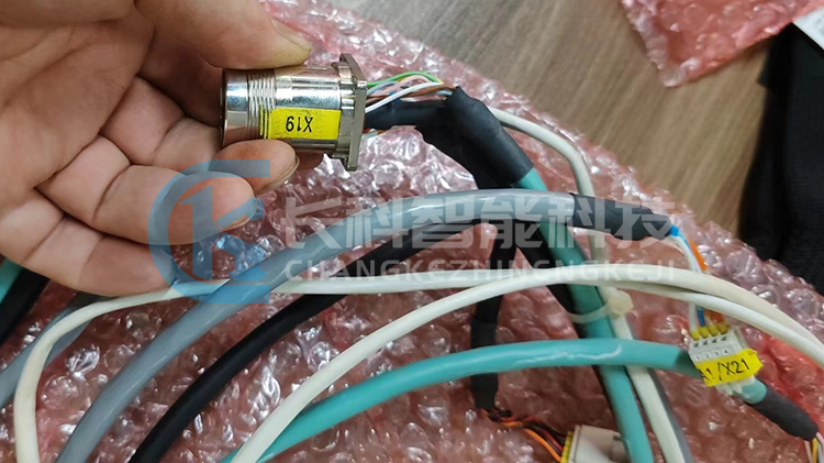 庫(kù)卡C2示教器柜內(nèi)連接線W132678 庫(kù)卡C2示教器柜內(nèi)連接線W132678