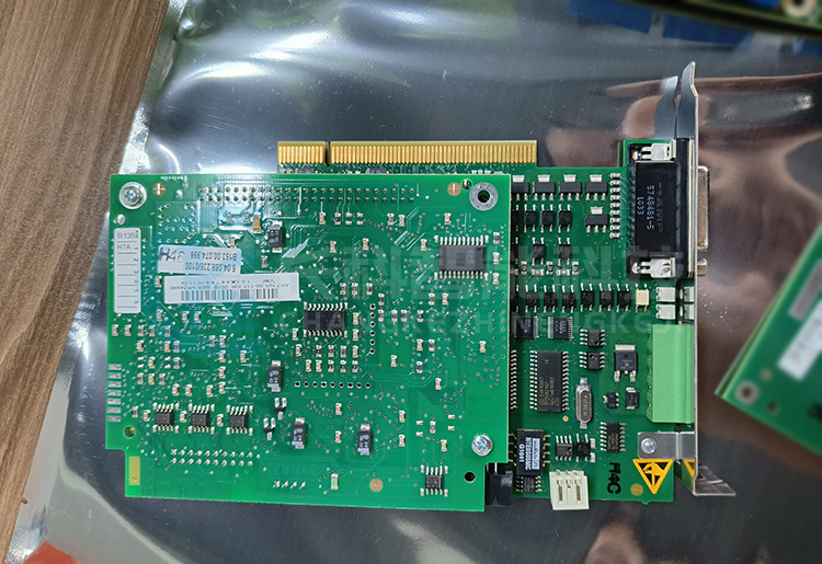 庫卡KR C2控制器主機(jī)00-134-331 庫卡KR C2控制器主機(jī)00-134-331